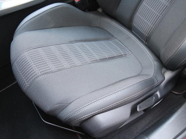 308 アリュール ブルーHDi スペシャルエディション 限定車 禁煙車 パノラミックガラスルーフ Peugeotミラースクリーン リアビューカメラ DENON製HiFiオーディオ LEDヘッドライト 専用17インチアロイホイール レーンキープアシスト(60枚目)