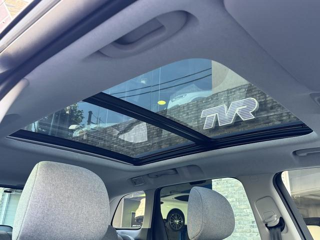 Ｃ３ エアクロス シャインパック　１オーナー　禁煙　ナビゲーションシステム　バックカメラ　パノラミックサンルーフ　グリップコントロール　１７インチアロイホイール　ＨｉＦｉスピーカー　クルーズコントロール　アドバンストコンフォートシート（3枚目）