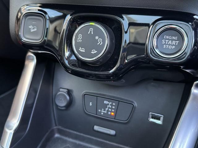 Ｃ３ エアクロス シャインパック　１オーナー　禁煙　ナビゲーションシステム　バックカメラ　パノラミックサンルーフ　グリップコントロール　１７インチアロイホイール　ＨｉＦｉスピーカー　クルーズコントロール　アドバンストコンフォートシート（11枚目）