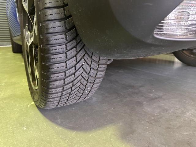 Ｃ３ エアクロス シャインパック　１オーナー　禁煙　ナビゲーションシステム　バックカメラ　パノラミックサンルーフ　グリップコントロール　１７インチアロイホイール　ＨｉＦｉスピーカー　クルーズコントロール　アドバンストコンフォートシート（19枚目）