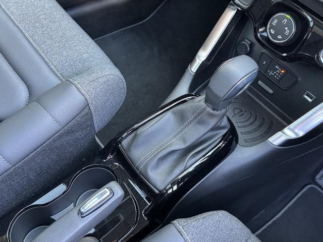 Ｃ３ エアクロス シャインパック　１オーナー　禁煙　ナビゲーションシステム　バックカメラ　パノラミックサンルーフ　グリップコントロール　１７インチアロイホイール　ＨｉＦｉスピーカー　クルーズコントロール　アドバンストコンフォートシート（36枚目）