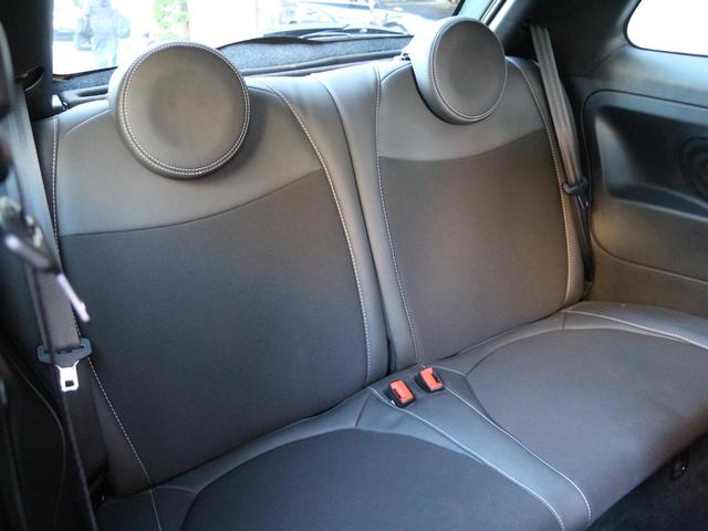 アバルト６９５ セッタンタアニヴェルサーリオ ベースグレード　１オーナー　禁煙車　右Ｈ５ＭＴ　７０周年限定車　角度調整付大型リアリング　専用ボディキット　専用シート　専用フロアマット　ロゴプレート　メカニカルＬＳＤ　ＣＯＸボディダンパー　レコードモンツァ（14枚目）