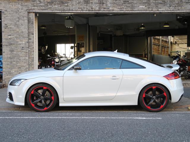TT RSプラスクーペ ベースグレード 禁煙車 5アームローターアルミホイールブラック&レッド ウイングタイプリヤスポイラー RSスポーツサスペンション スポーツシート シートヒーター バイキセノンヘッドライト LEDポジショニングライト(9枚目)