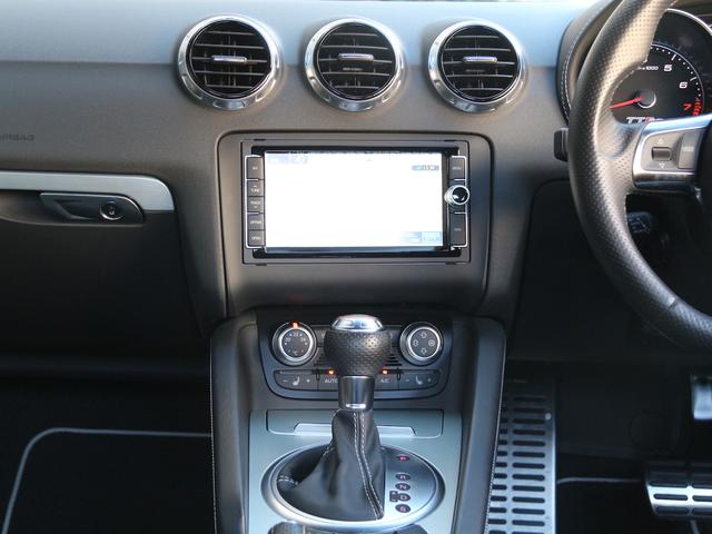 TT RSプラスクーペ ベースグレード 禁煙車 5アームローターアルミホイールブラック&レッド ウイングタイプリヤスポイラー RSスポーツサスペンション スポーツシート シートヒーター バイキセノンヘッドライト LEDポジショニングライト(12枚目)