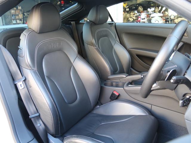 TT RSプラスクーペ ベースグレード 禁煙車 5アームローターアルミホイールブラック&レッド ウイングタイプリヤスポイラー RSスポーツサスペンション スポーツシート シートヒーター バイキセノンヘッドライト LEDポジショニングライト(14枚目)