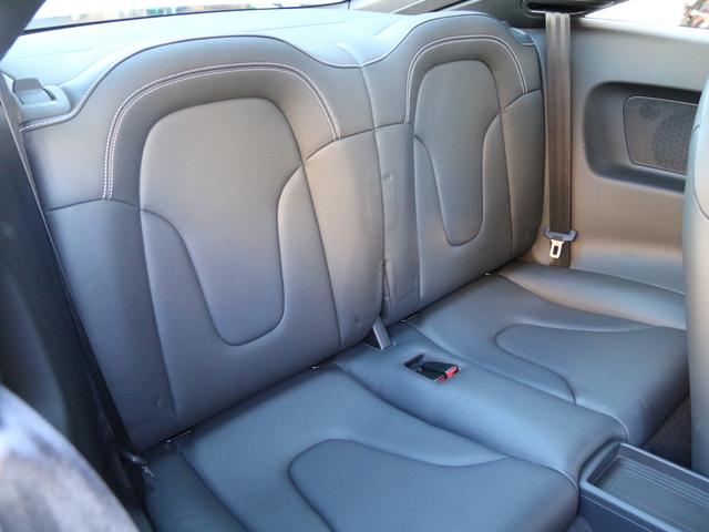 TT RSプラスクーペ ベースグレード 禁煙車 5アームローターアルミホイールブラック&レッド ウイングタイプリヤスポイラー RSスポーツサスペンション スポーツシート シートヒーター バイキセノンヘッドライト LEDポジショニングライト(15枚目)