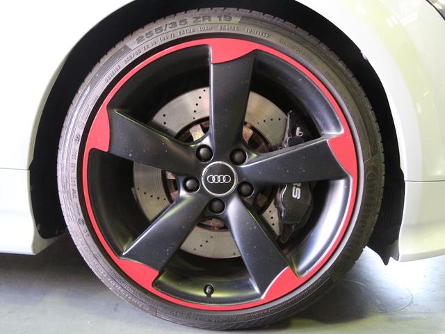 TT RSプラスクーペ ベースグレード 禁煙車 5アームローターアルミホイールブラック&レッド ウイングタイプリヤスポイラー RSスポーツサスペンション スポーツシート シートヒーター バイキセノンヘッドライト LEDポジショニングライト(20枚目)