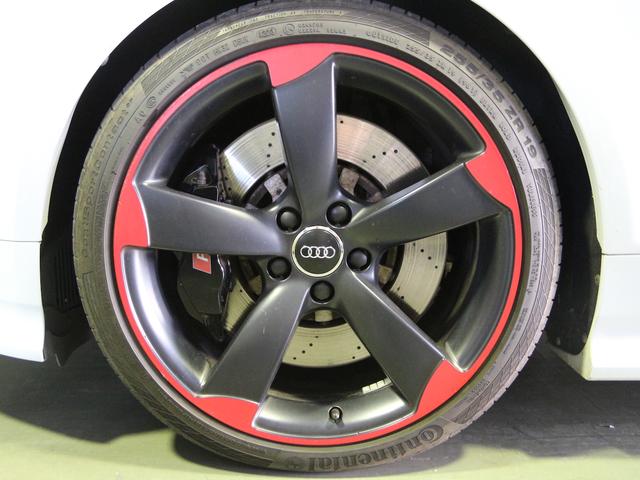 TT RSプラスクーペ ベースグレード 禁煙車 5アームローターアルミホイールブラック&レッド ウイングタイプリヤスポイラー RSスポーツサスペンション スポーツシート シートヒーター バイキセノンヘッドライト LEDポジショニングライト(22枚目)