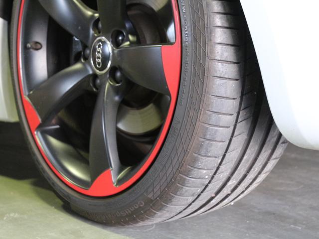 TT RSプラスクーペ ベースグレード 禁煙車 5アームローターアルミホイールブラック&レッド ウイングタイプリヤスポイラー RSスポーツサスペンション スポーツシート シートヒーター バイキセノンヘッドライト LEDポジショニングライト(26枚目)