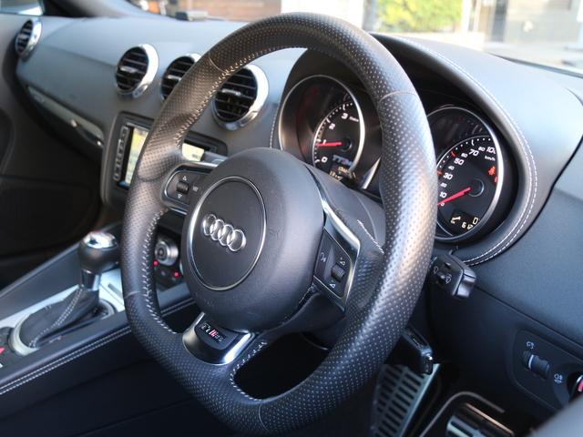 TT RSプラスクーペ ベースグレード 禁煙車 5アームローターアルミホイールブラック&レッド ウイングタイプリヤスポイラー RSスポーツサスペンション スポーツシート シートヒーター バイキセノンヘッドライト LEDポジショニングライト(28枚目)