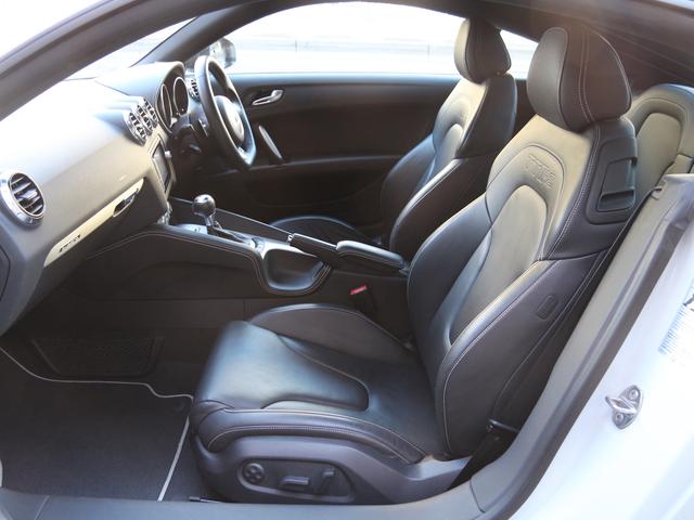 TT RSプラスクーペ ベースグレード 禁煙車 5アームローターアルミホイールブラック&レッド ウイングタイプリヤスポイラー RSスポーツサスペンション スポーツシート シートヒーター バイキセノンヘッドライト LEDポジショニングライト(47枚目)