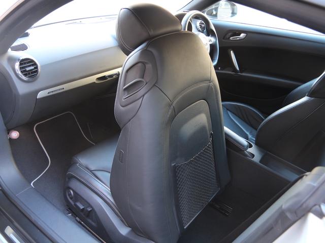 TT RSプラスクーペ ベースグレード 禁煙車 5アームローターアルミホイールブラック&レッド ウイングタイプリヤスポイラー RSスポーツサスペンション スポーツシート シートヒーター バイキセノンヘッドライト LEDポジショニングライト(52枚目)