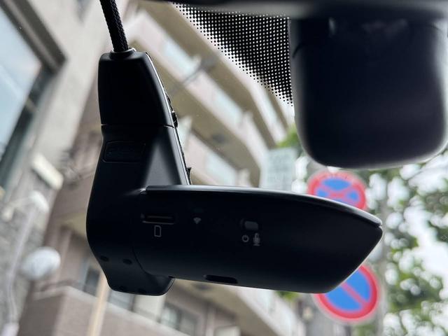 RS Q3 ベースグレード 禁煙車 パノラマガラスサンルーフ 本革ダイヤモンドステッチング シートヒーター 5アームローターデザインマットブラック20インチアルミホイール BOSEサラウンドサウンドシステム MMI3GPlus(5枚目)