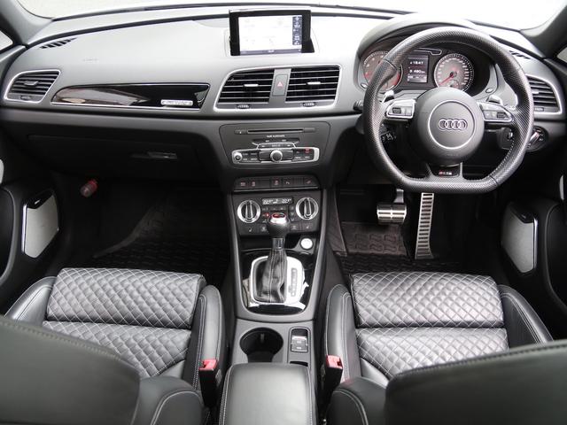 RS Q3 ベースグレード 禁煙車 パノラマガラスサンルーフ 本革ダイヤモンドステッチング シートヒーター 5アームローターデザインマットブラック20インチアルミホイール BOSEサラウンドサウンドシステム MMI3GPlus(6枚目)