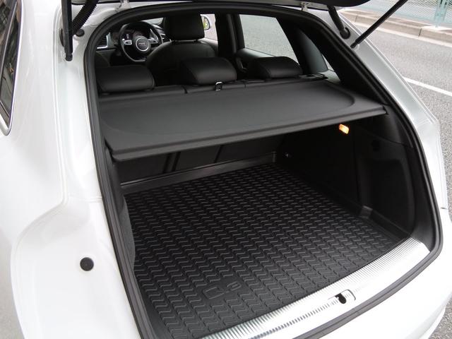 RS Q3 ベースグレード 禁煙車 パノラマガラスサンルーフ 本革ダイヤモンドステッチング シートヒーター 5アームローターデザインマットブラック20インチアルミホイール BOSEサラウンドサウンドシステム MMI3GPlus(18枚目)