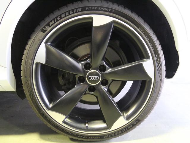 RS Q3 ベースグレード 禁煙車 パノラマガラスサンルーフ 本革ダイヤモンドステッチング シートヒーター 5アームローターデザインマットブラック20インチアルミホイール BOSEサラウンドサウンドシステム MMI3GPlus(24枚目)