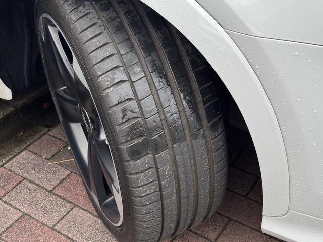 RS Q3 ベースグレード 禁煙車 パノラマガラスサンルーフ 本革ダイヤモンドステッチング シートヒーター 5アームローターデザインマットブラック20インチアルミホイール BOSEサラウンドサウンドシステム MMI3GPlus(25枚目)