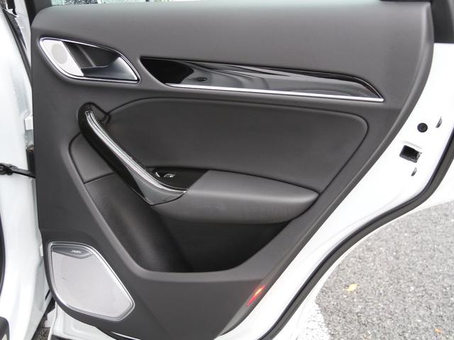 RS Q3 ベースグレード 禁煙車 パノラマガラスサンルーフ 本革ダイヤモンドステッチング シートヒーター 5アームローターデザインマットブラック20インチアルミホイール BOSEサラウンドサウンドシステム MMI3GPlus(45枚目)