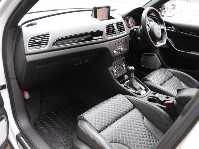 RS Q3 ベースグレード 禁煙車 パノラマガラスサンルーフ 本革ダイヤモンドステッチング シートヒーター 5アームローターデザインマットブラック20インチアルミホイール BOSEサラウンドサウンドシステム MMI3GPlus(49枚目)