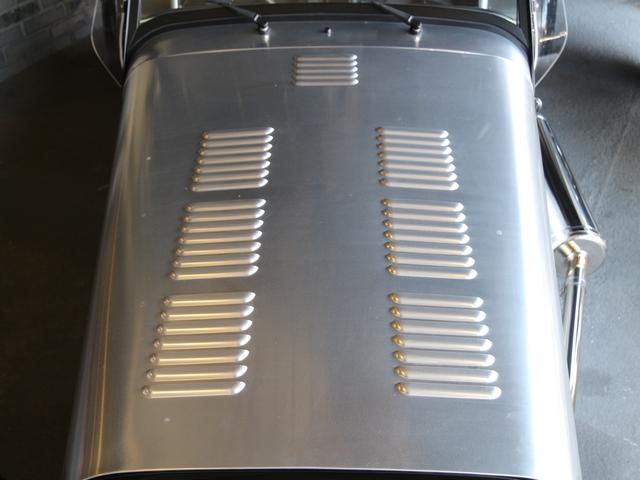 セブン170 SEVEN 170R LEDヘッドライト LEDリアライト スポーツサスペンションパック LSD Momoステアリングホイール カーボンダッシュボード 4点式レースハーネス ポリッシュドエキゾースト(75枚目)