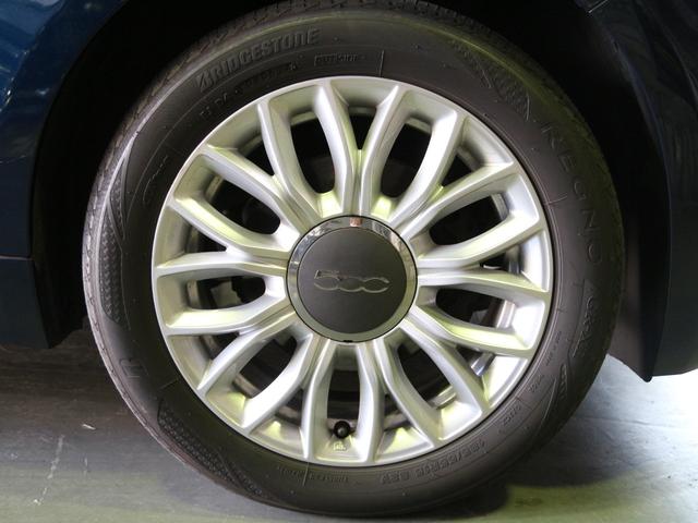 500 マーレブル 1オーナー 禁煙車 限定車 サンルーフ ポルトローナ・フラウ社ブラウンレザーシート 15インチアロイホイール バイキセノンヘッドライト LEDデイライト 専用色インテリアパネル Uconnect(24枚目)