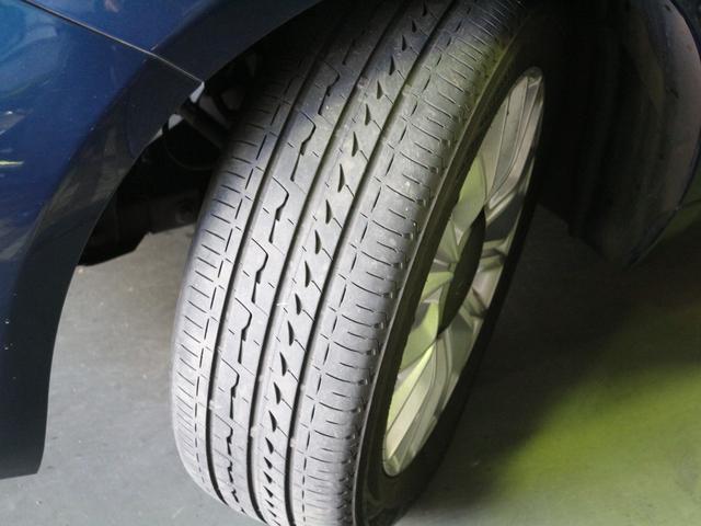 500 マーレブル 1オーナー 禁煙車 限定車 サンルーフ ポルトローナ・フラウ社ブラウンレザーシート 15インチアロイホイール バイキセノンヘッドライト LEDデイライト 専用色インテリアパネル Uconnect(26枚目)