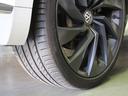 Ｒライン　４モーションアドバンス　禁煙車　ナパレザーシート　運転席シートマッサージ機能　前後シートヒーター　アドバンス専用２０ＡＷ　　ヘッドアップディスプレイ　前後タイプドライブレコーダー　ルームミラー一体型レーダー探知機　純正ナビ（28枚目）