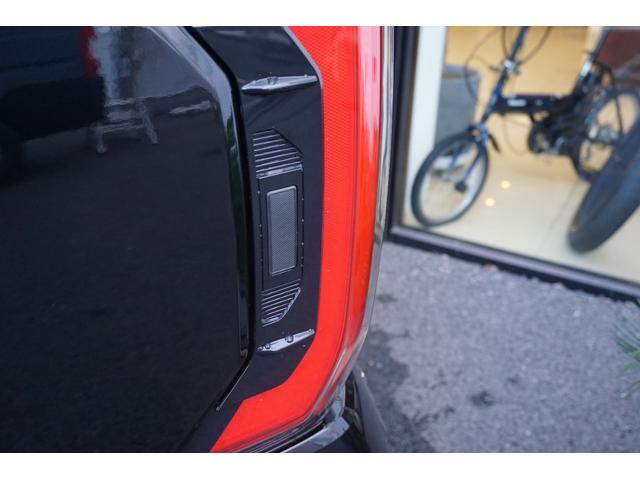 タンドラ クルーマックス　１７９４エディション　２３年　新車並行　４ＷＤ　ＴＲＤパッケージ　ムーンルーフ　１４インチモニター　デジタルインナーミラー　電動サイドステップ　全方位カメラ　置くだけ充電　専用シート　シートヒーター　純正２０インチホイール（42枚目）