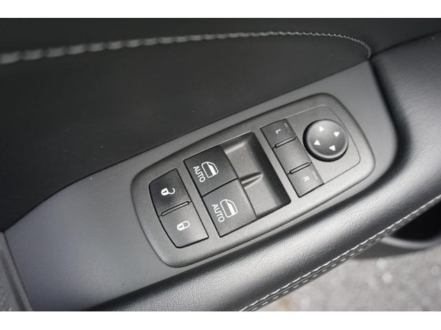 ダッジ・チャレンジャー R/T 22年モデル当社新車並行販売車両ワンオーナー車スキャットパックワイドボディー ブレンボブレーキキャリパー サンルーフ パワーシートシートヒーター ベンチレーション メモリーシート(10枚目)