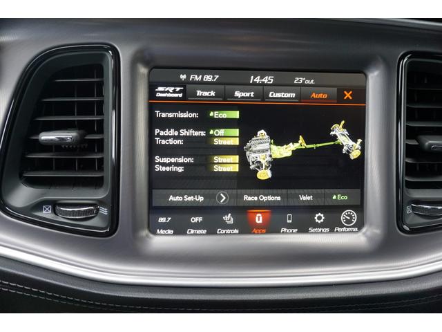 ダッジ・チャレンジャー R/T 22年モデル当社新車並行販売車両ワンオーナー車スキャットパックワイドボディー ブレンボブレーキキャリパー サンルーフ パワーシートシートヒーター ベンチレーション メモリーシート(17枚目)