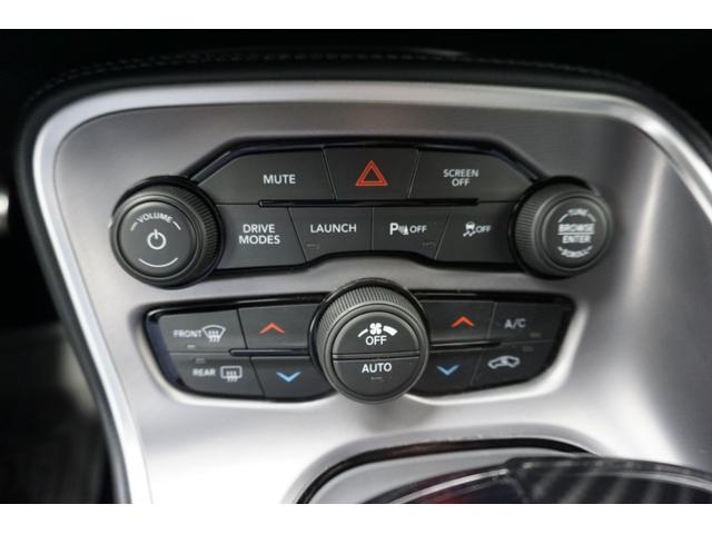 ダッジ・チャレンジャー R/T 22年モデル当社新車並行販売車両ワンオーナー車スキャットパックワイドボディー ブレンボブレーキキャリパー サンルーフ パワーシートシートヒーター ベンチレーション メモリーシート(20枚目)