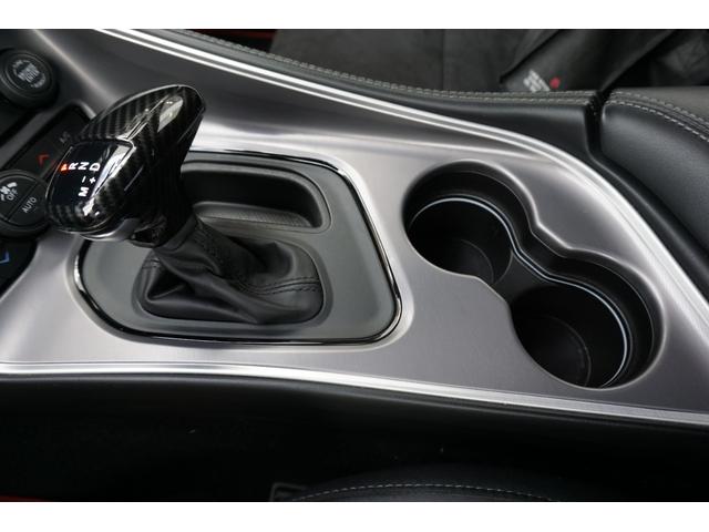 ダッジ・チャレンジャー R/T 22年モデル当社新車並行販売車両ワンオーナー車スキャットパックワイドボディー ブレンボブレーキキャリパー サンルーフ パワーシートシートヒーター ベンチレーション メモリーシート(21枚目)