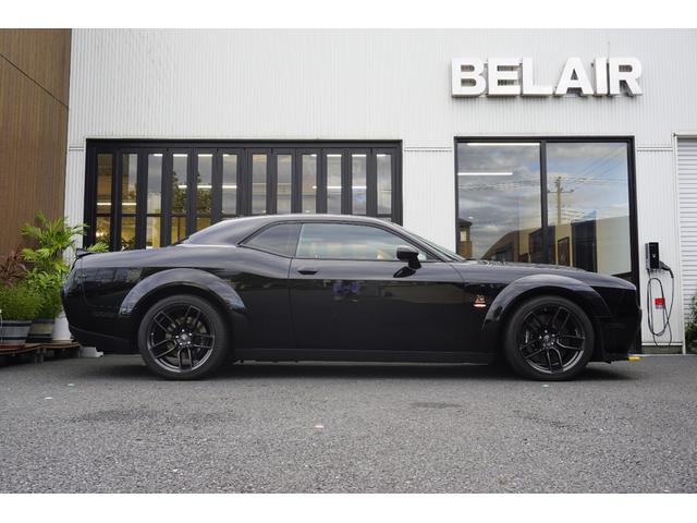 ダッジ・チャレンジャー R/T 22年モデル当社新車並行販売車両ワンオーナー車スキャットパックワイドボディー ブレンボブレーキキャリパー サンルーフ パワーシートシートヒーター ベンチレーション メモリーシート(47枚目)