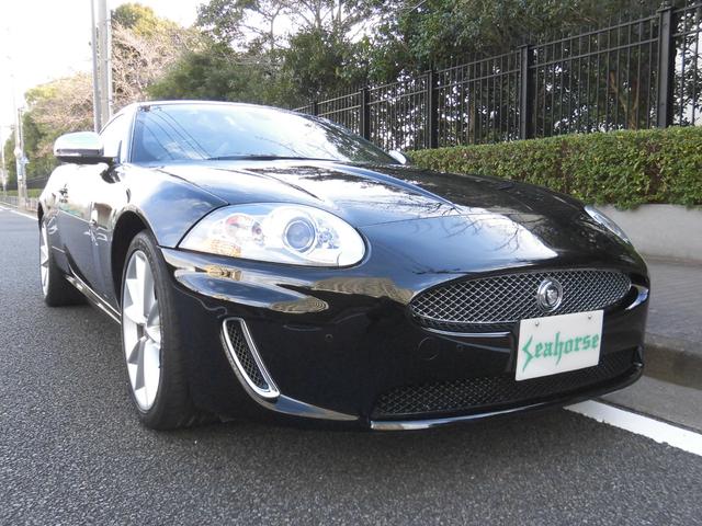 ＸＫ ＸＫ　Ｅ５０リミテッドクーペ　１０台限定特別仕様車　１オーナー　専用ボディーカラー　専用インテリア　シートヒーター／クーラー　パドルシフト　フルスマートキーシステム　純正ナビ　ＴＶ　バックカメラ　ＥＴＣ（4枚目）