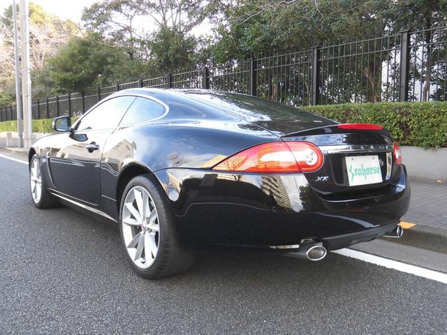 ＸＫ ＸＫ　Ｅ５０リミテッドクーペ　１０台限定特別仕様車　１オーナー　専用ボディーカラー　専用インテリア　シートヒーター／クーラー　パドルシフト　フルスマートキーシステム　純正ナビ　ＴＶ　バックカメラ　ＥＴＣ（10枚目）