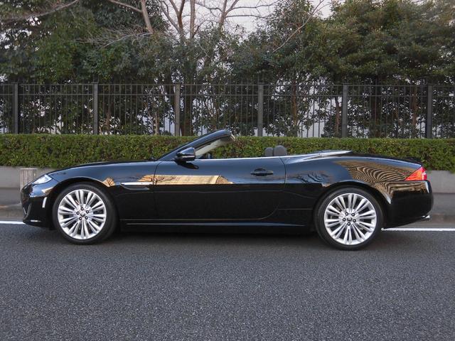 ＸＫ ＸＫポートフォリオコンバーチブル　５．０Ｖ８ＮＡエンジン　２０１３ｙモデル　１９ＡＷ　黒幌　黒革内装　シートヒーター／クーラー　パドルシフト　純正ナビ　ＥＴＣ（8枚目）