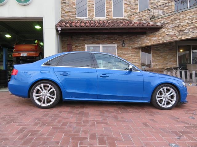 Ｓ４ ベースグレード　３．０Ｖ６　４ＷＤ　ＨＤＤナビ　バックカメラ　赤黒コンビ革シート　パワーシート　純正１８インチアルミホイール　スーパーチャージャー　ＥＴＣ（13枚目）