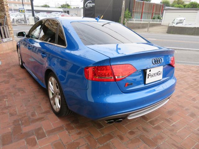 Ｓ４ ベースグレード　３．０Ｖ６　４ＷＤ　ＨＤＤナビ　バックカメラ　赤黒コンビ革シート　パワーシート　純正１８インチアルミホイール　スーパーチャージャー　ＥＴＣ（16枚目）