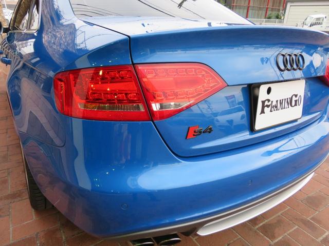 Ｓ４ ベースグレード　３．０Ｖ６　４ＷＤ　ＨＤＤナビ　バックカメラ　赤黒コンビ革シート　パワーシート　純正１８インチアルミホイール　スーパーチャージャー　ＥＴＣ（17枚目）