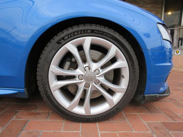 Ｓ４ ベースグレード　３．０Ｖ６　４ＷＤ　ＨＤＤナビ　バックカメラ　赤黒コンビ革シート　パワーシート　純正１８インチアルミホイール　スーパーチャージャー　ＥＴＣ（57枚目）