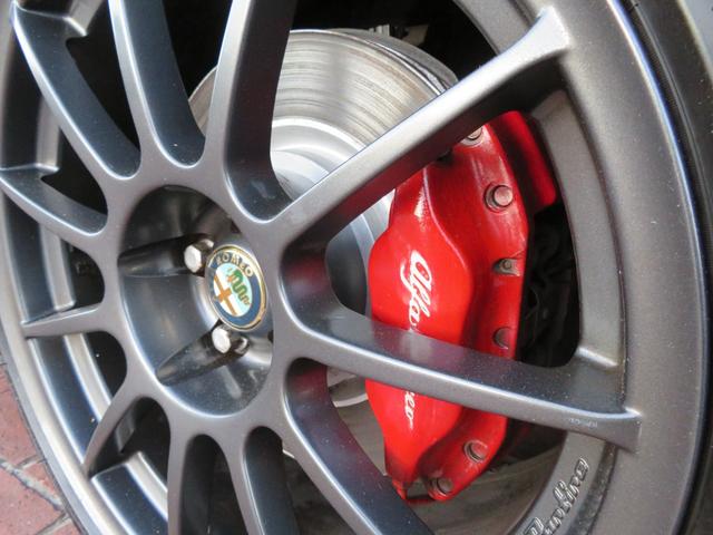 アルファ147 GTA 左ハンドル6速MT アーキュレーマフラー パルティーレ17インチアルミホイール 純正デッキ ETC 黒革シート シートヒーター(15枚目)