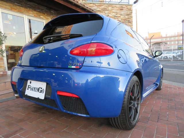 アルファ147 GTA 左ハンドル6速MT アーキュレーマフラー パルティーレ17インチアルミホイール 純正デッキ ETC 黒革シート シートヒーター(20枚目)