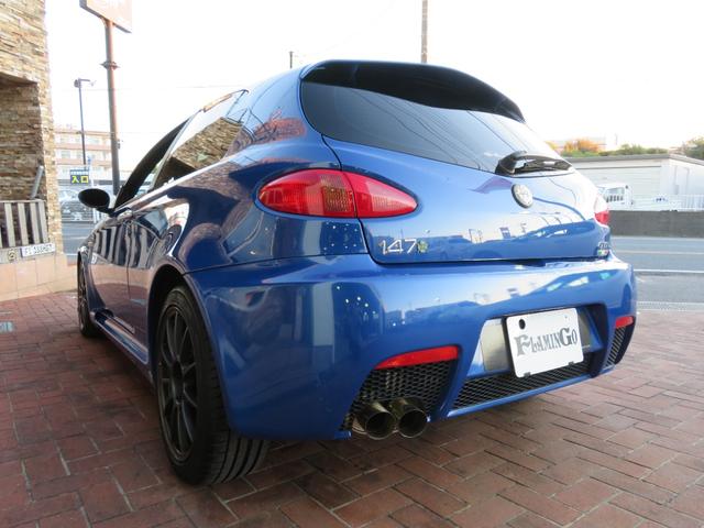 アルファ147 GTA 左ハンドル6速MT アーキュレーマフラー パルティーレ17インチアルミホイール 純正デッキ ETC 黒革シート シートヒーター(21枚目)