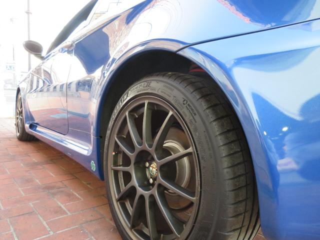 アルファ147 GTA 左ハンドル6速MT アーキュレーマフラー パルティーレ17インチアルミホイール 純正デッキ ETC 黒革シート シートヒーター(24枚目)