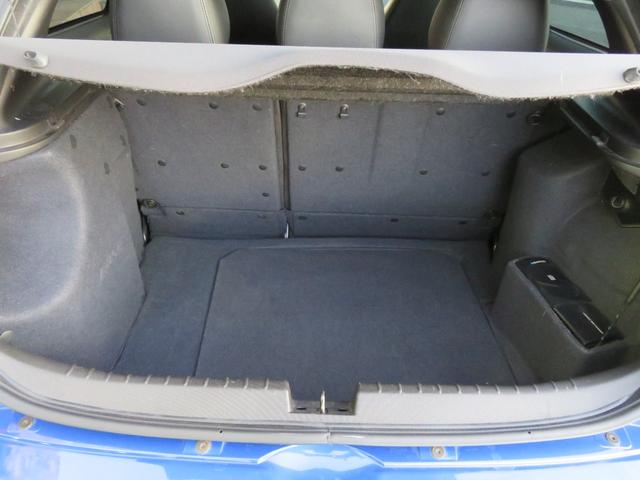 アルファ147 GTA 左ハンドル6速MT アーキュレーマフラー パルティーレ17インチアルミホイール 純正デッキ ETC 黒革シート シートヒーター(28枚目)