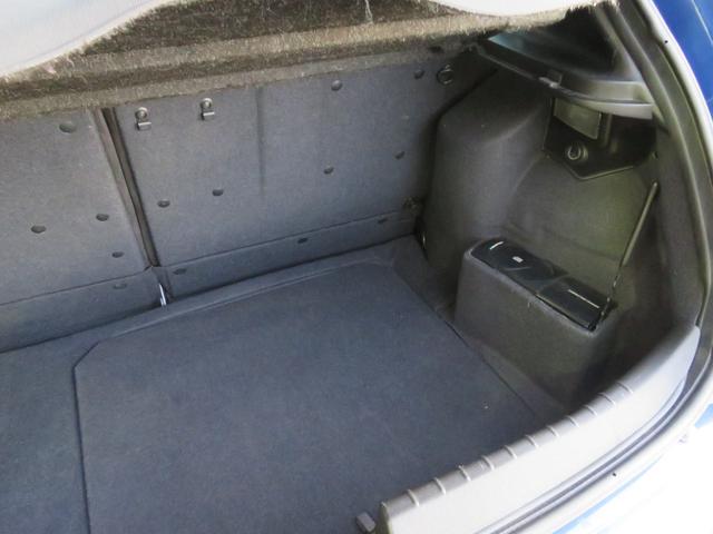 アルファ147 GTA 左ハンドル6速MT アーキュレーマフラー パルティーレ17インチアルミホイール 純正デッキ ETC 黒革シート シートヒーター(29枚目)