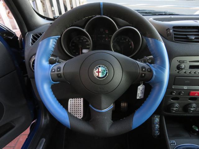 アルファ147 GTA 左ハンドル6速MT アーキュレーマフラー パルティーレ17インチアルミホイール 純正デッキ ETC 黒革シート シートヒーター(44枚目)