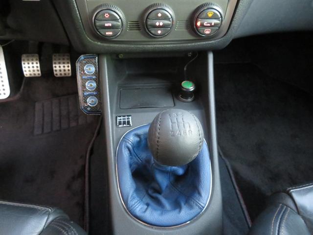 アルファ147 GTA 左ハンドル6速MT アーキュレーマフラー パルティーレ17インチアルミホイール 純正デッキ ETC 黒革シート シートヒーター(48枚目)