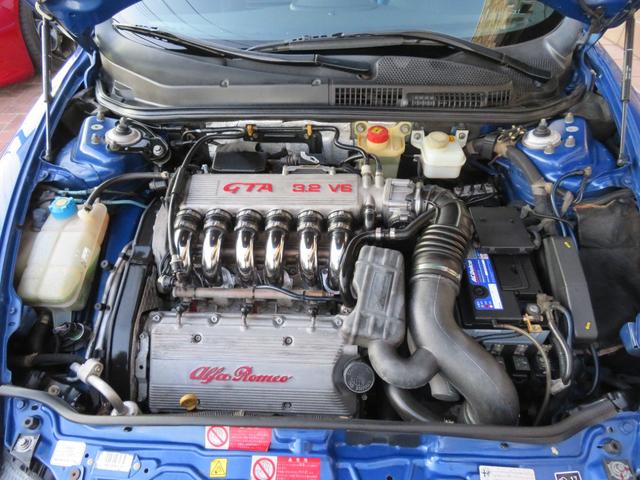 アルファ147 GTA 左ハンドル6速MT アーキュレーマフラー パルティーレ17インチアルミホイール 純正デッキ ETC 黒革シート シートヒーター(58枚目)