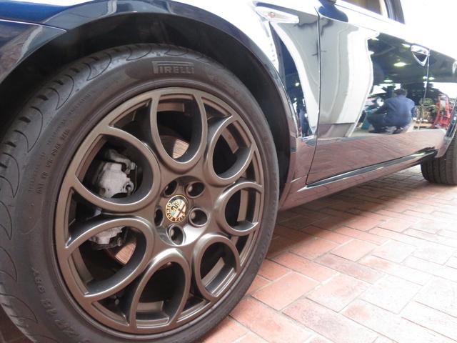 アルファ159 フレッチャロードII HDDナビ ETC ベージュ系革シート シートヒーター パワーシート 18インチアルミホイール(13枚目)